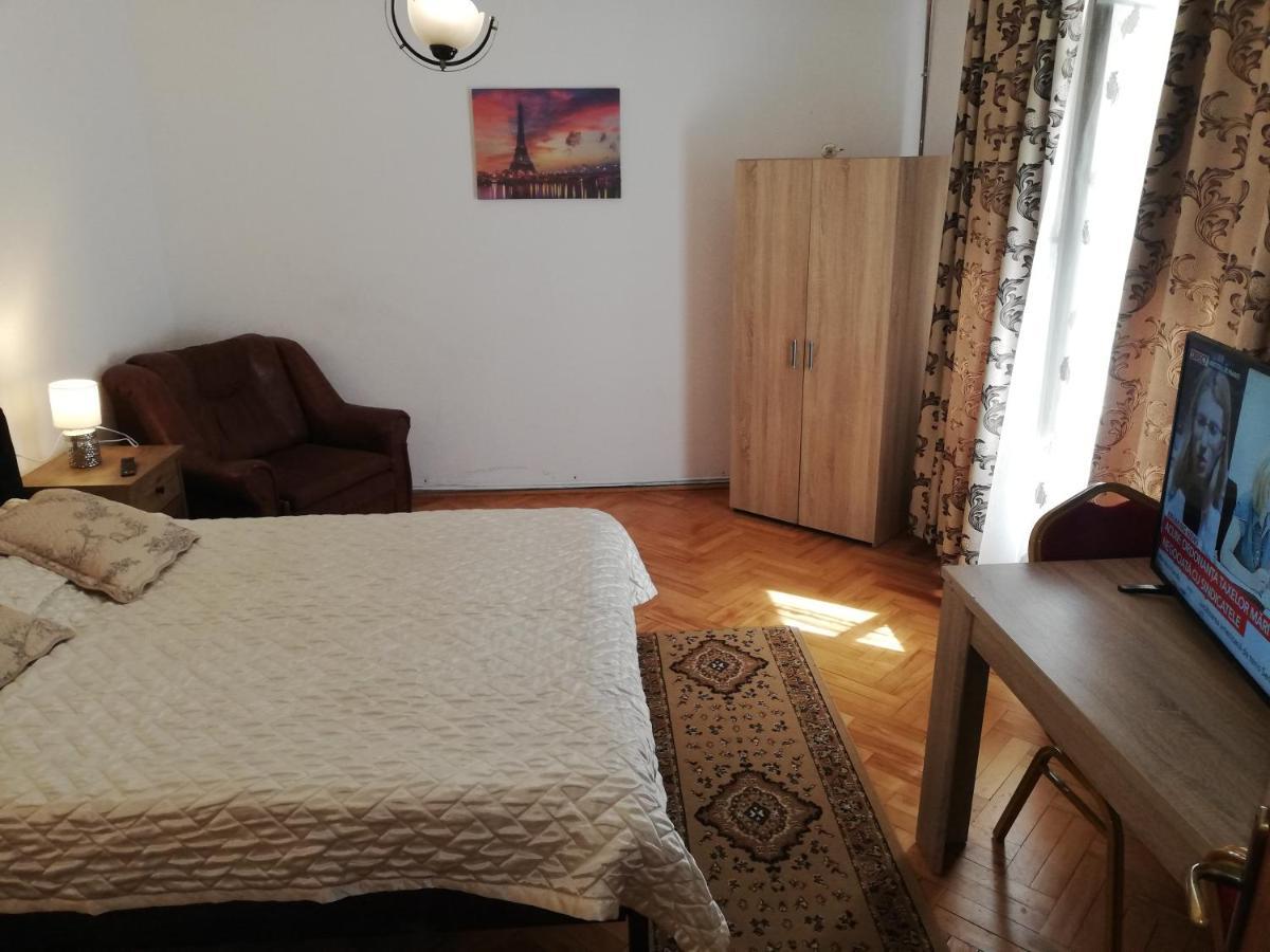 Casa Bucur Hotel Tîrgu Ocna Eksteriør billede